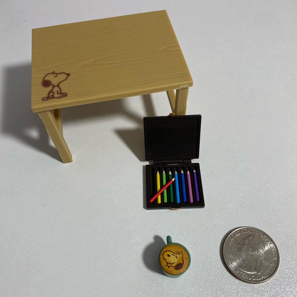 Re-Ment Miniature Snoopy’s Art Studio - Table Colored Pencils